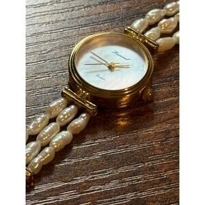 Luccoral Freshwater Pearl Automatic Fashion Watch - Works